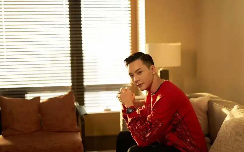 陈伟霆2021春晚采访