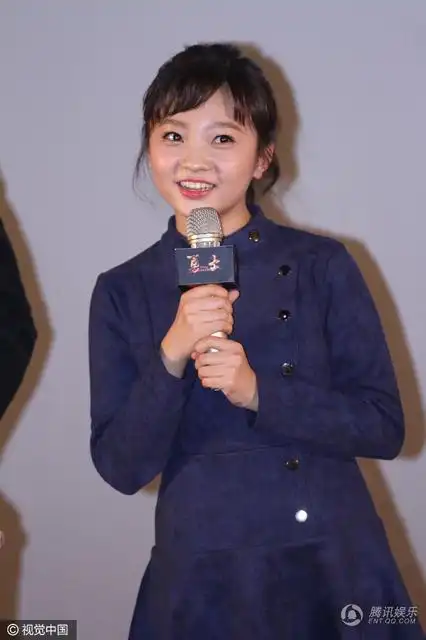 林妙可亮相开怀大笑 17岁的她已有了成熟的模样[6p]