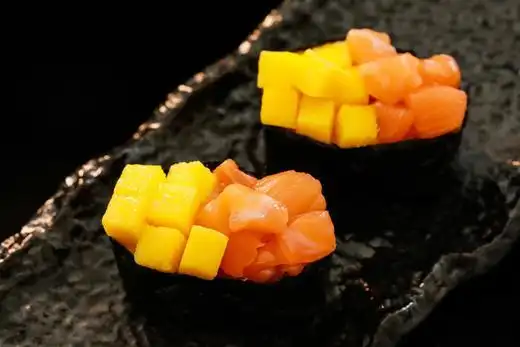 三文鱼芒果军舰2粒【生】芒果保甜 - 好先生精致寿司