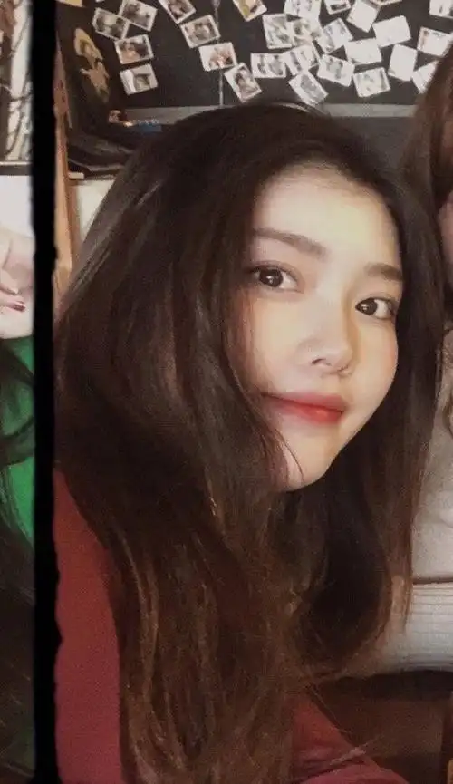 逛微博发现沈小婷旧照就是个一般的素人美女也不是神颜就是普普通通