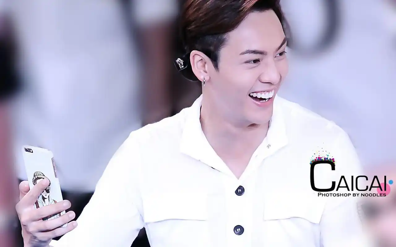 陈伟霆帅气活动图片桌面壁纸