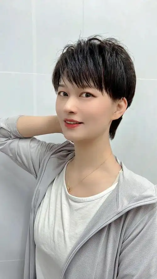 层次短碎发