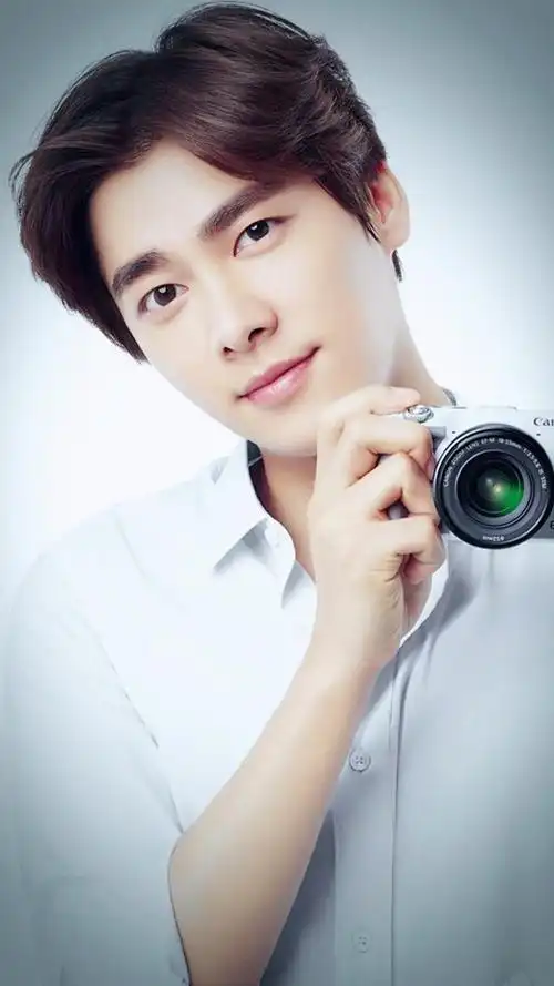 演员李易峰个人资料和照片(中国内地著名男演员李易峰)-蓝盟超越网