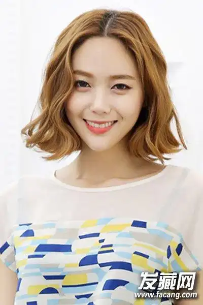 【图】短发蛋卷头发型图片 浪漫卷发优雅迷人_女生可爱发型_发藏网