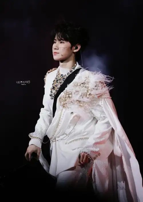 张真源奔跑吧##时代少年团叁重楼暨出道四周年演唱会