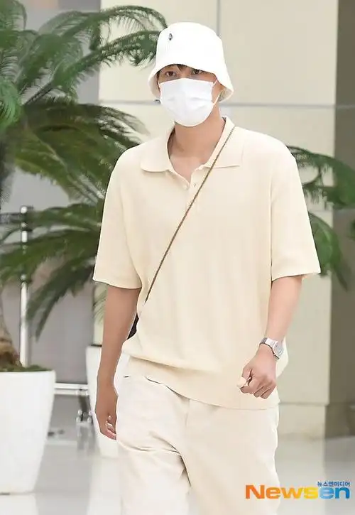 kai结束济州岛综艺拍摄行程,经由金浦机场返回首尔|exo|金钟仁_网易