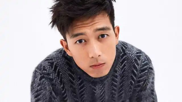 网上曝光李现早年旧照,与剧中高冷的"韩商言"判落两人!