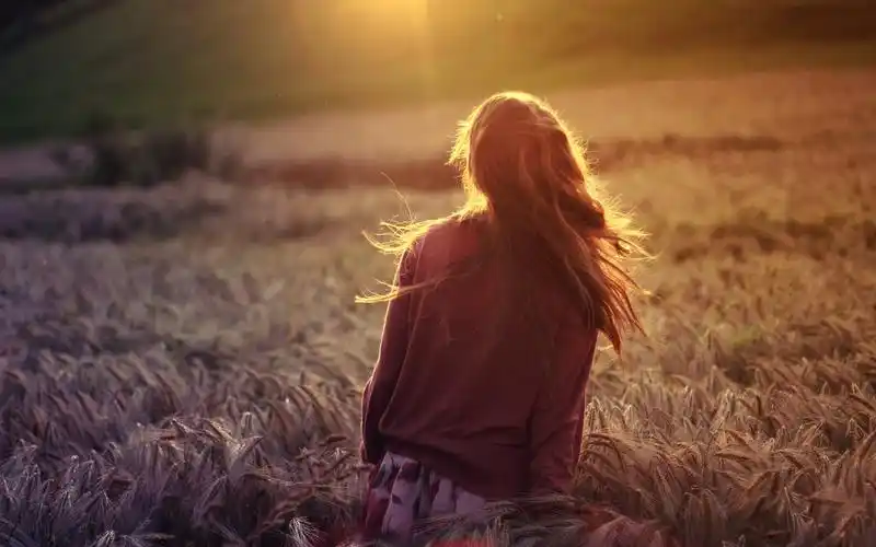 夕阳下的背影1600x1200分辨率下载,夕阳下的背影,壁纸图片,女孩-桌面