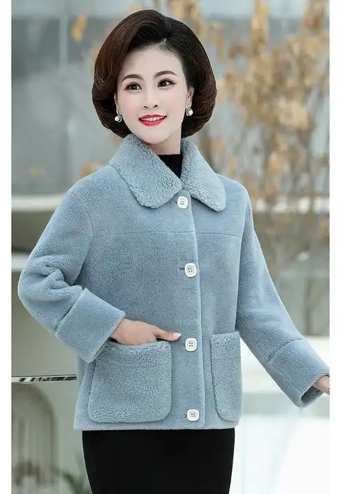 送给妈妈的大妈冬装外套中老年羊剪绒大衣女妈妈装颗粒绒皮毛一体加大