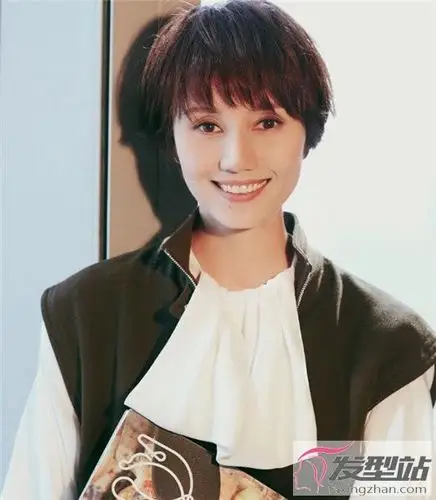 短发职场气质发型利落干练气场强大