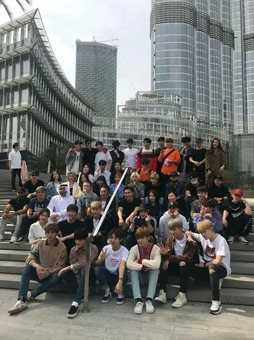 集大合照生图这几张像是一样又不-要只大尾巴