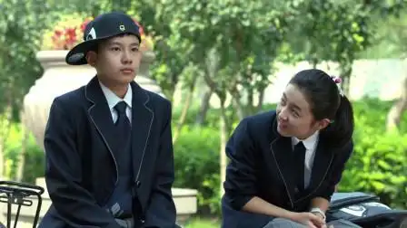 小别离:小宇和爸爸闹翻,躲在公园睡觉,被朵朵看到-电视剧-高清完整