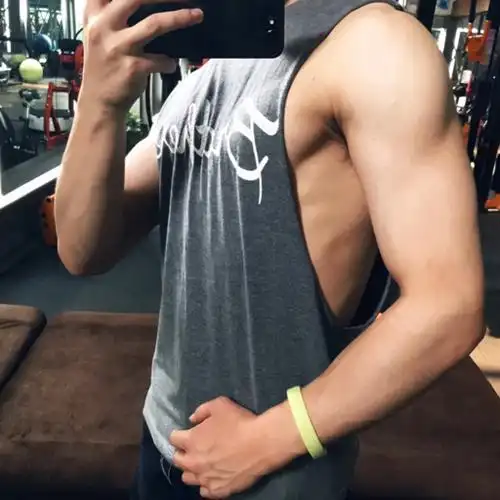 阳光下的腹肌小哥这腹肌绝了