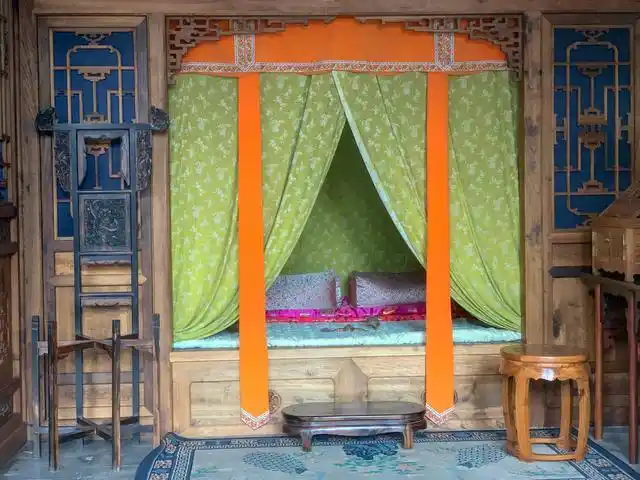 300多年古建筑里的萌神兽,适合拍照做表情包,趴在角落无人问津