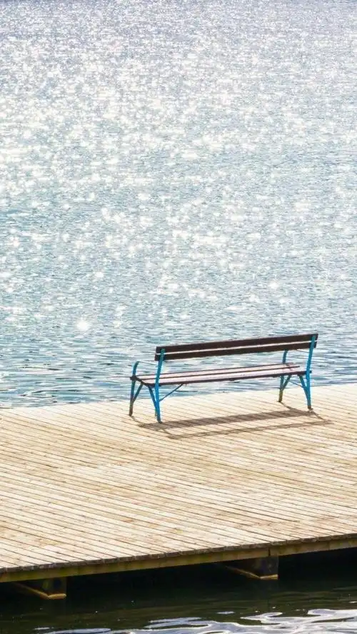 唯美意境孤独长椅