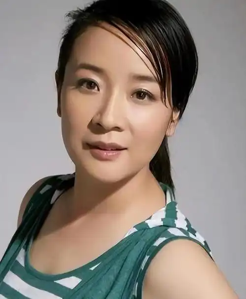 50岁陈小艺近照曝光(54岁陈小艺人设崩塌)(5)