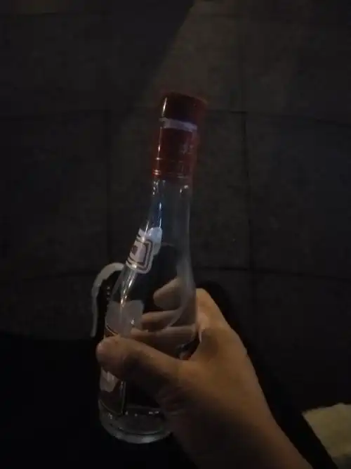 2020年9月30日晚,独自一人在街边喝酒,只有酒.