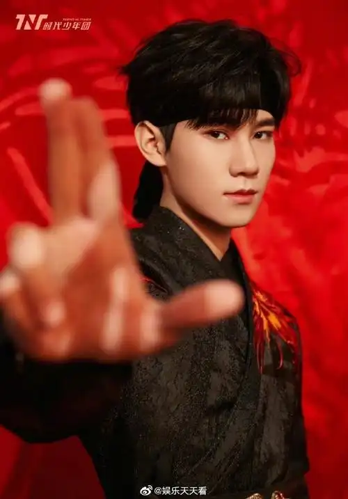 时代少年团古装造型合集#张真源的古装扮相真的太抓人了,古装剧导演