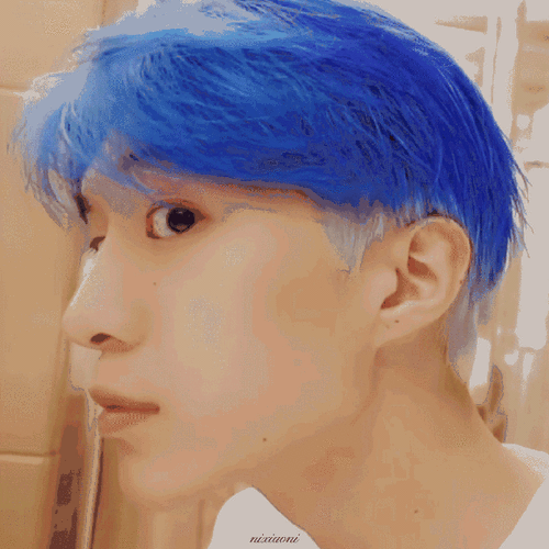 范丞丞渐变蓝发色