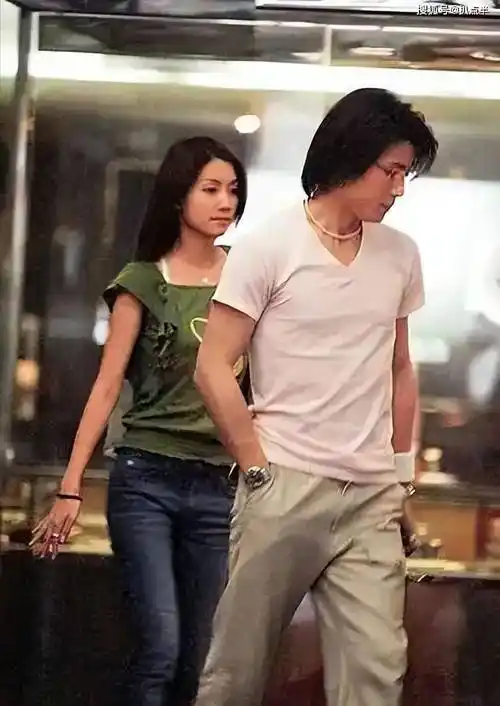 背负"渣女"标签20年后,林韦君45岁官宣恋情仍不被祝福,太可惜