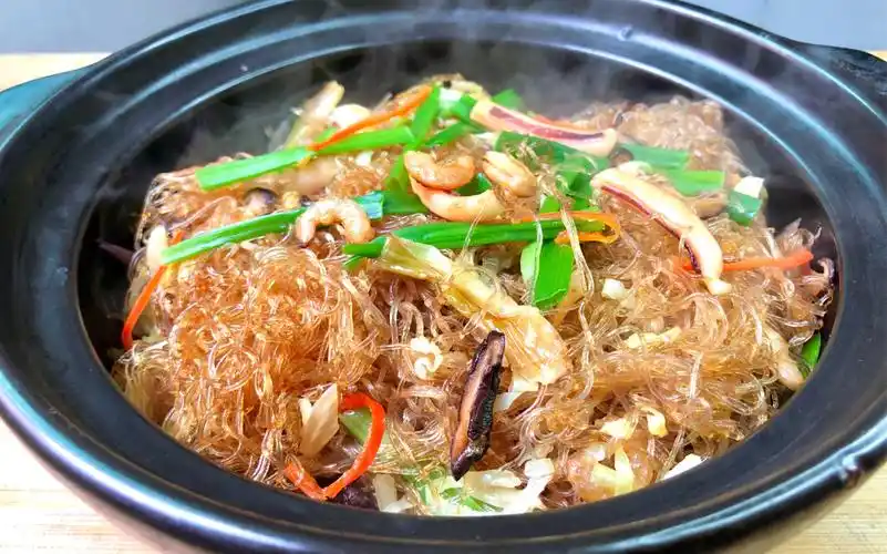 海鲜粉丝煲,入口爽滑筋道,鲜味十足-ベリ北利-今天吃啥-哔哩哔哩视频