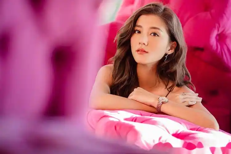 吴千语被质疑pua施伯雄,吐槽他难看男友面露难色,曾看不起林峰_感情