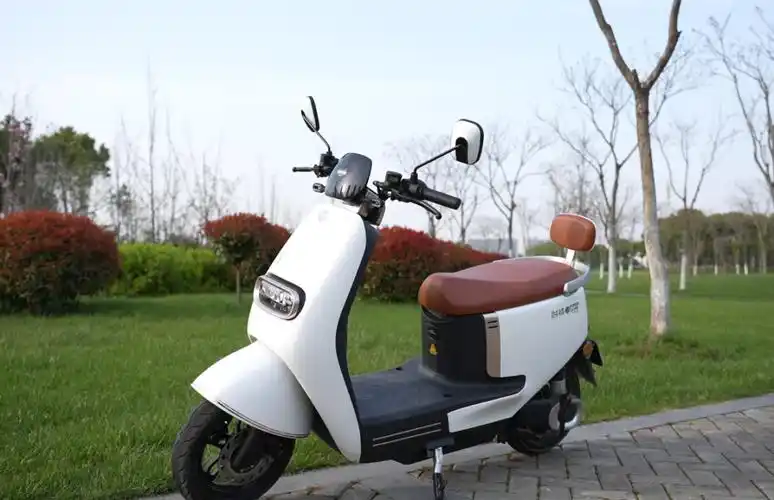 72v锂电池价格电动车搭载石墨烯电池和锂电池哪个更值得买