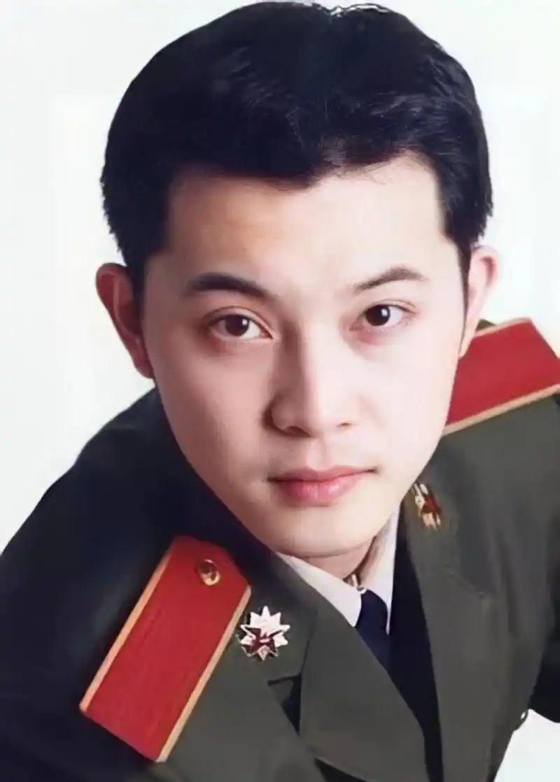 沙溢真的是军艺校草!