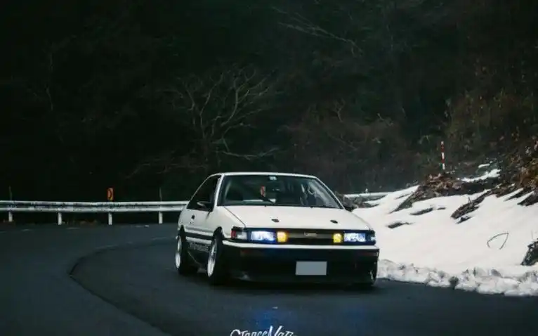 藤原拓海自然吸气86对比秋山涉涡轮86马力相差2匹_哔哩哔哩_bilibili