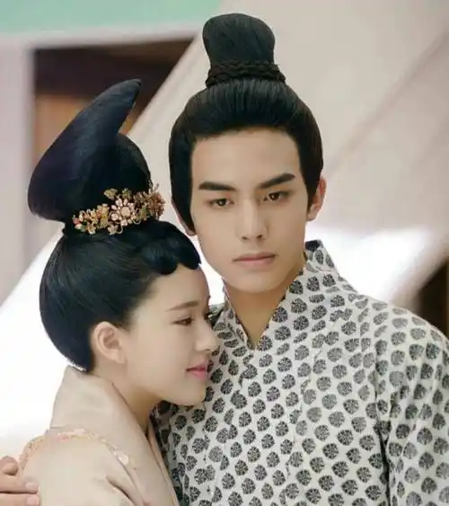 播出两年,赵露思,白鹿作品不断,吴佳怡被于正力捧_剧中_角色_许凯