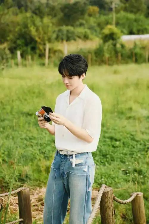 老公这张照片给我看看转载了@王俊凯karrywang工作室的微博图片