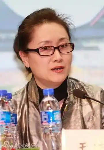 郭峰妻子叫王冼平两人有2个女儿 本文共(1027字)