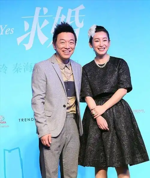 黄渤:被林志玲公开示爱,成名后与素人妻子结婚,两人恩爱至今!