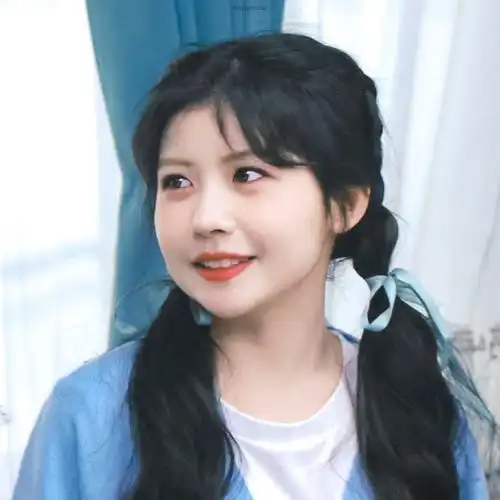 赖美云超话97#赖美云首专出发地平线#卷毛小熊02@赖美云截修|头像