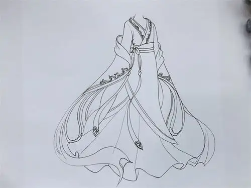 注意事项 在画古装裙的时候,比较难的部分就是裙子的曲线和裙摆的大小