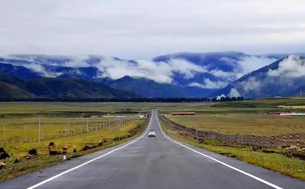 中国最美的10条公路,沿途风景秀丽,走过5条以上这一生就值了