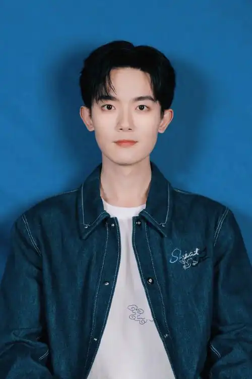 #李明德新综证件照原图直出##李明德证件照秒了#