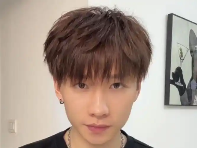 这个女朋友看了都夸帅的自然碎盖发型 !少爷看我教会你