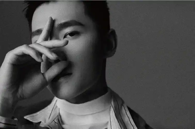 男 杨洋 > 杨洋寸头超a大片写真图片(5/19)  杨洋相关图片 推荐壁纸