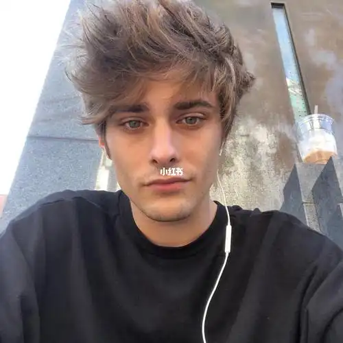 maxence danet-fauvel    93马甜甜_帅哥_skam_娱乐_明星娱乐资讯