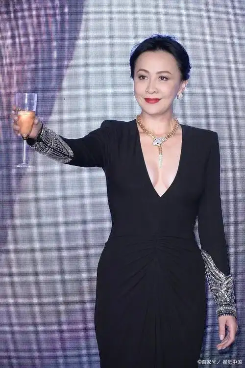 为什么梁朝伟不和刘嘉玲离婚?b毕竟他们已经分居好几年时间了