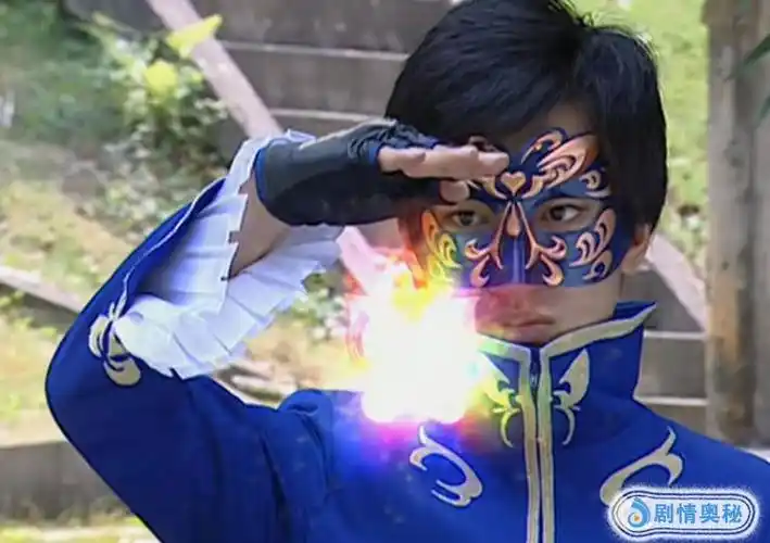 巴啦啦小魔仙游乐的父亲是谁听到魔仙女王的话为她感到悲痛