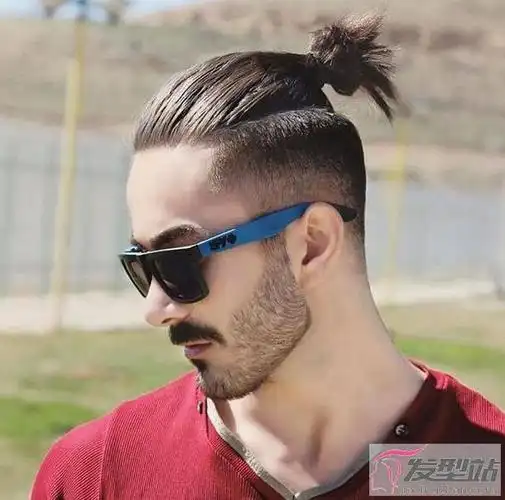 男生怎么扎头发好看扎丸子头的男生有点帅