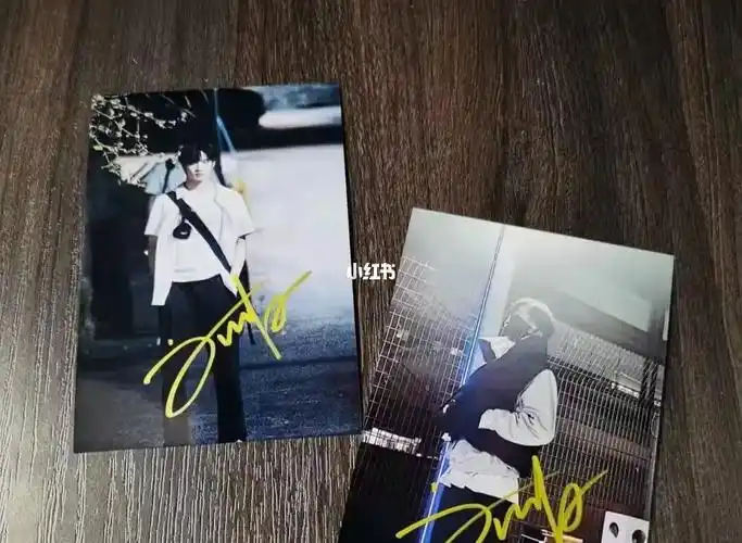 刘耀文亲笔签名