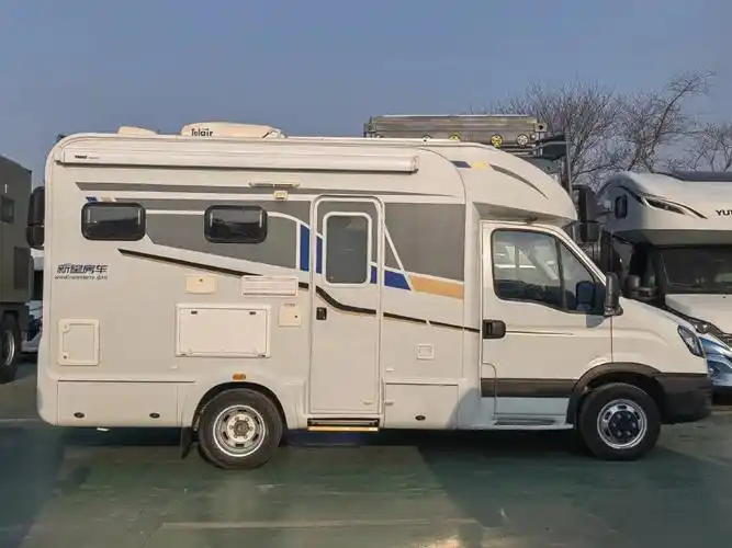 21年6月上牌新星 依途t600风尚版房车,安全行驶3.