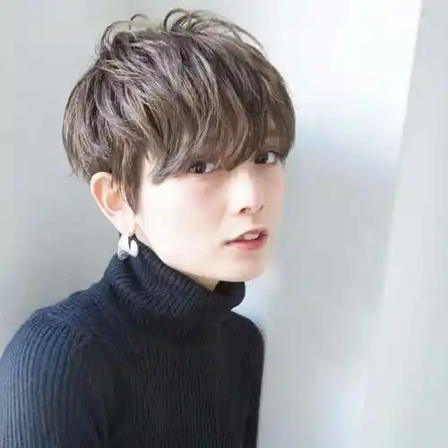 齐耳短发发型图片烫发(短发女生想烫发) - 赤虎壹号