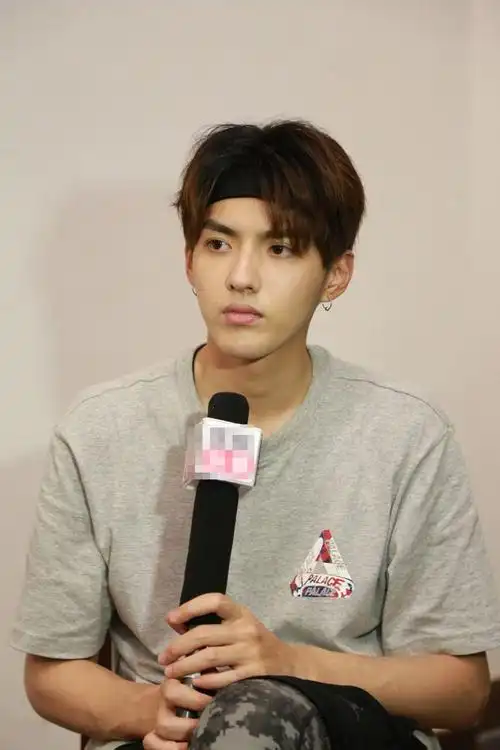 男生们,你只是缺能够释放你的美的发型