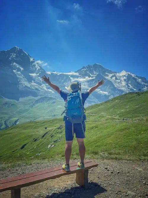 从马特洪峰到少女峰一个人瑞士穿越徒步