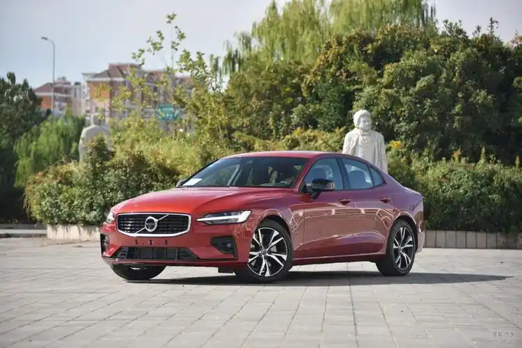 可以毫不客气地讲,这些售价20万的车型有10万都是智商税.