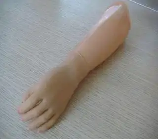 树脂腔装饰性腕离断假肢